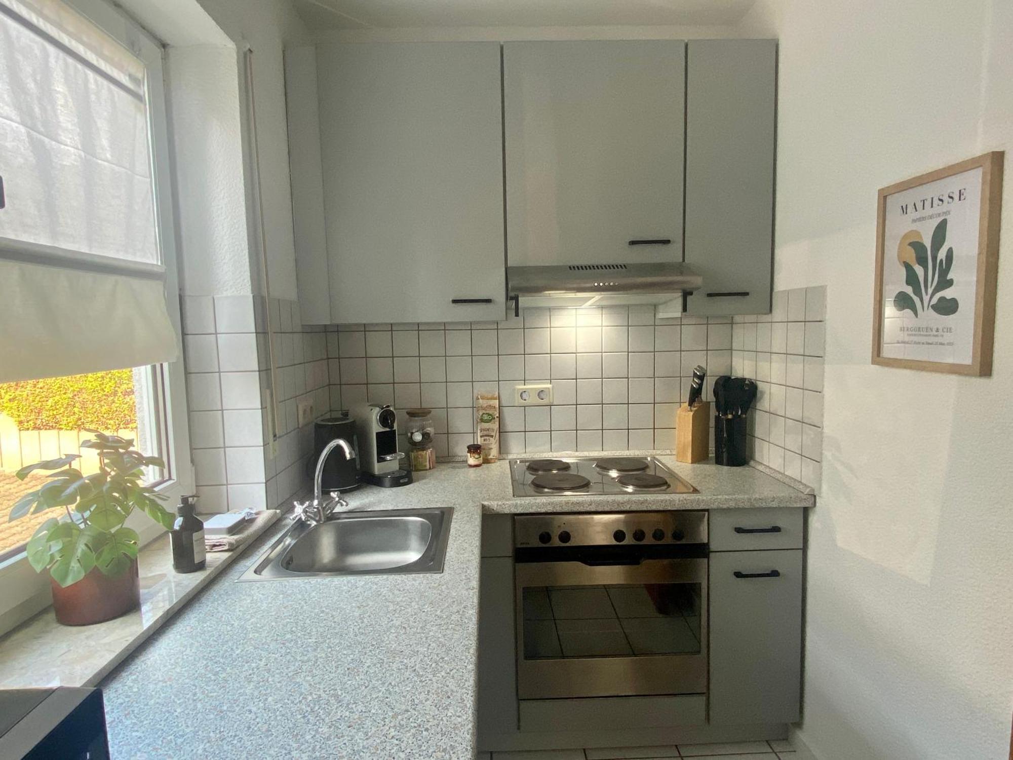 Moderne Wohnung Mit Terrasse & Parkplatz; Naehe Bwzk & Amazon Κόμπλεντς Εξωτερικό φωτογραφία