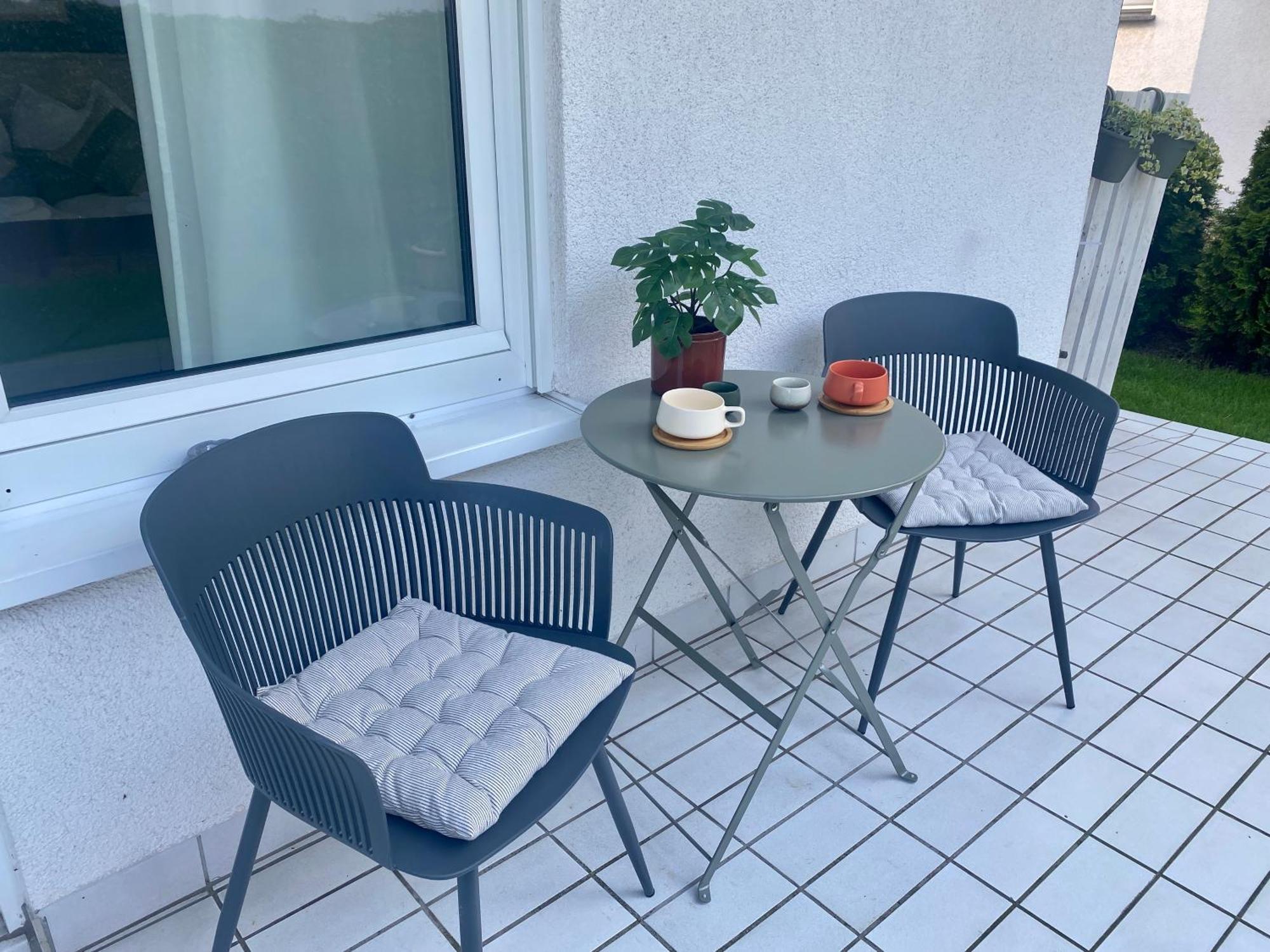 Moderne Wohnung Mit Terrasse & Parkplatz; Naehe Bwzk & Amazon Κόμπλεντς Εξωτερικό φωτογραφία
