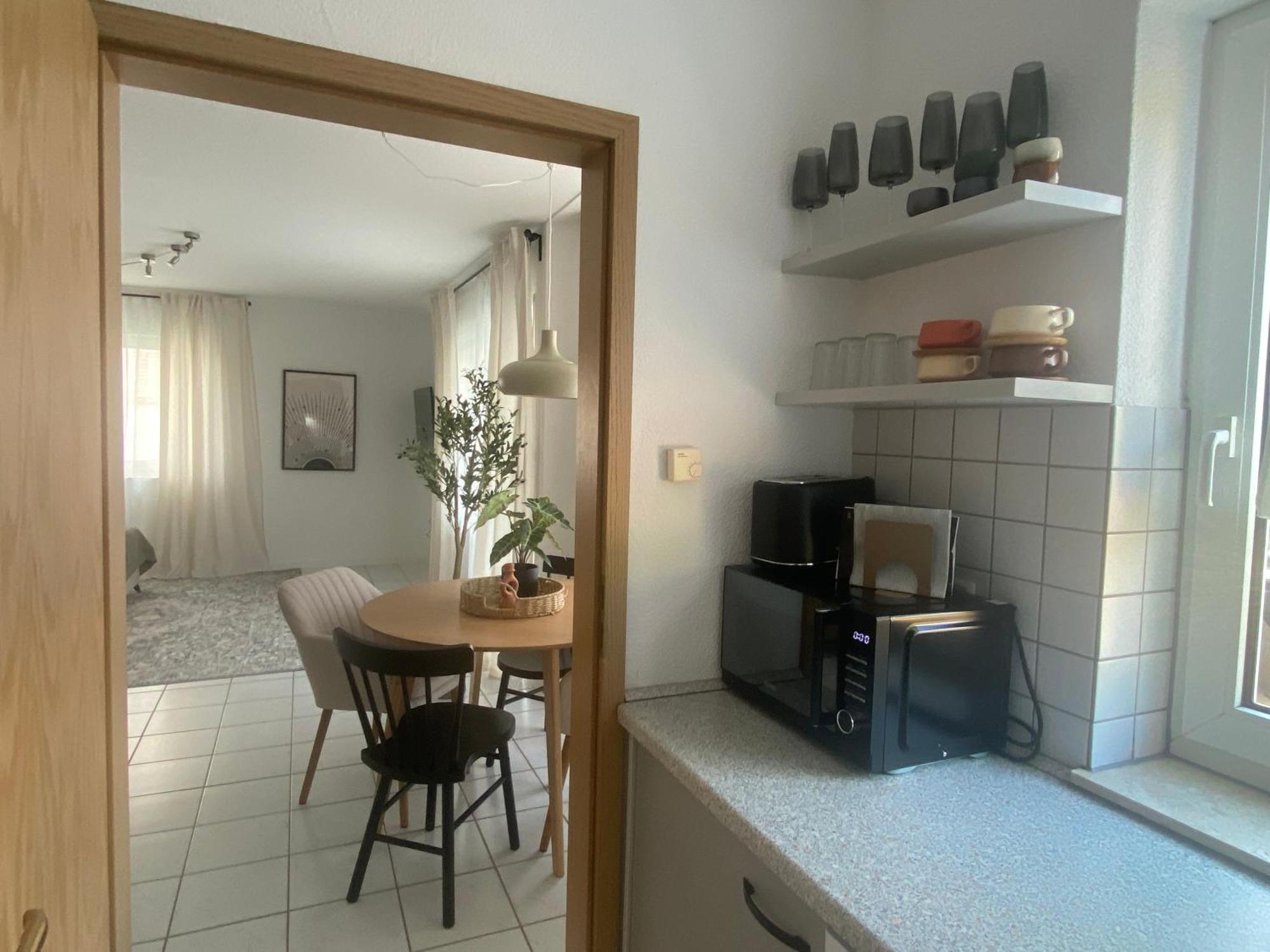 Moderne Wohnung Mit Terrasse & Parkplatz; Naehe Bwzk & Amazon Κόμπλεντς Εξωτερικό φωτογραφία
